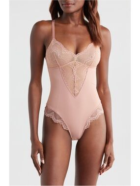 NWT Pinsy “Sculpting Lace Shapesuit” blush lace detail bodysuit (small)